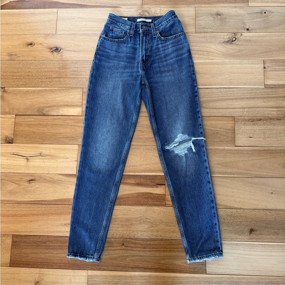 Levi's® Premium
80S MOM WOMEN'S JEANS size 24 - Picture 1 of 4